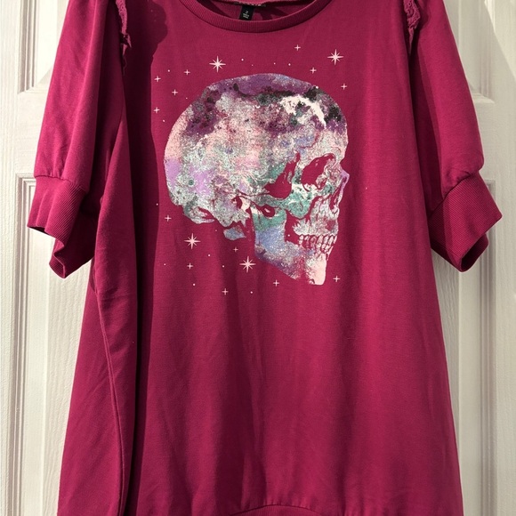 Torrid Pullover Top. Skull Graphic. Size 18-20 2X   SKU 6 - Picture 5 of 10